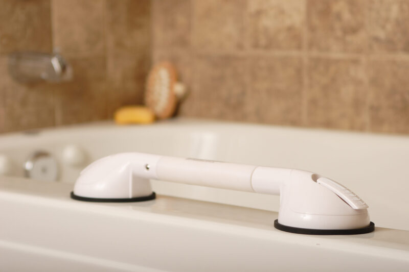 bc500m medium telescoping on bathtub rail